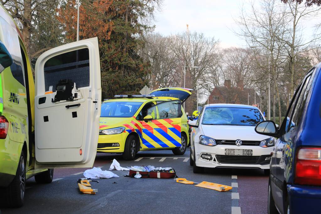 Fietser zwaargewond door aanrijding