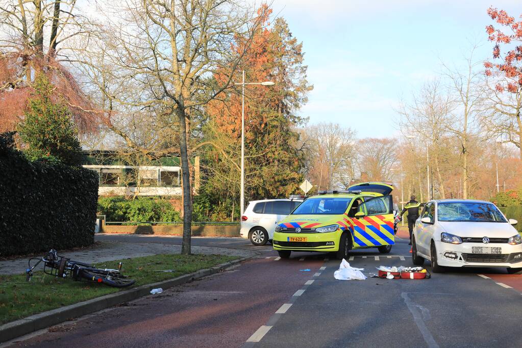 Fietser zwaargewond door aanrijding