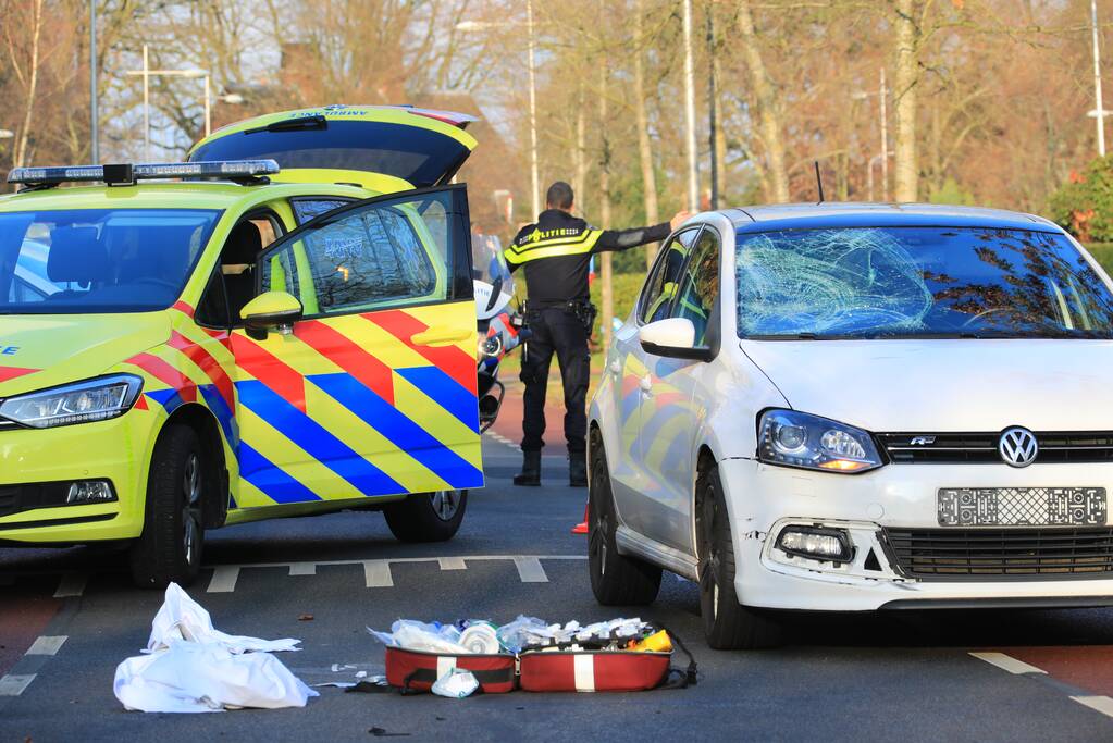 Fietser zwaargewond door aanrijding