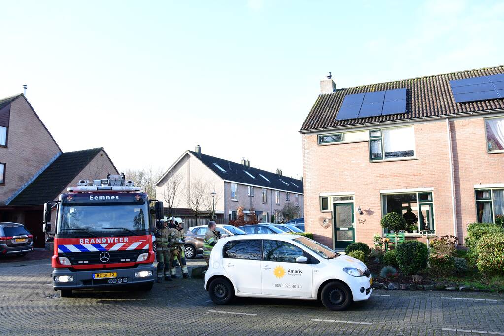 Onderzoek naar brandhoutlucht in huis