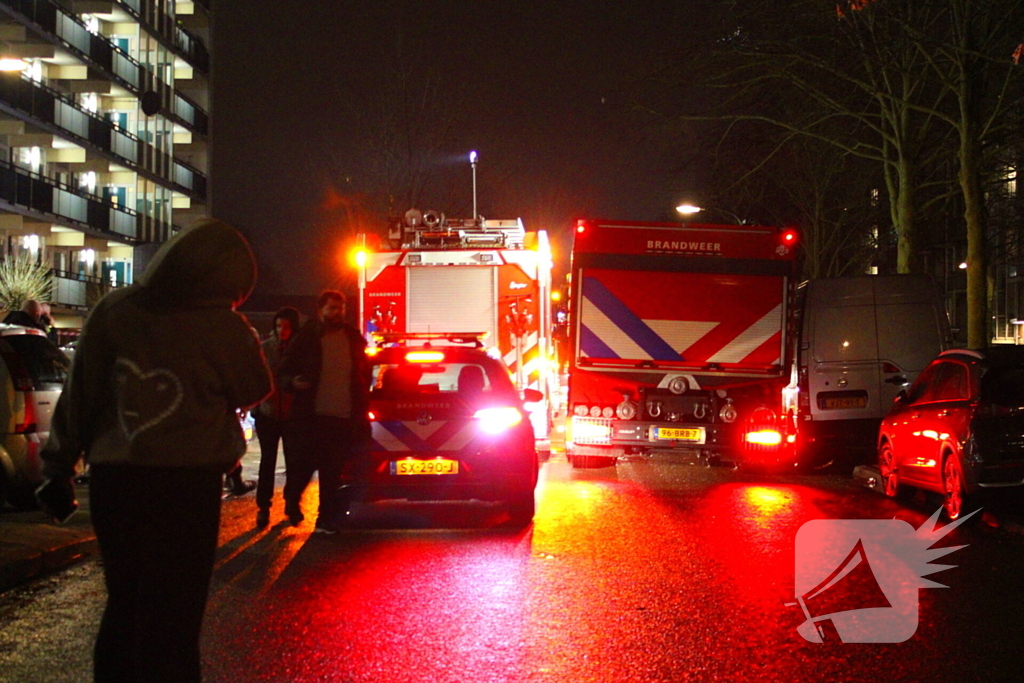 Uitslaande brand verwoest flatwoning