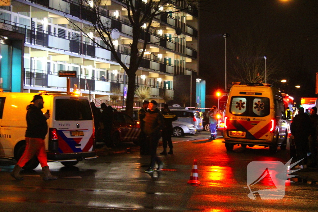 Uitslaande brand verwoest flatwoning