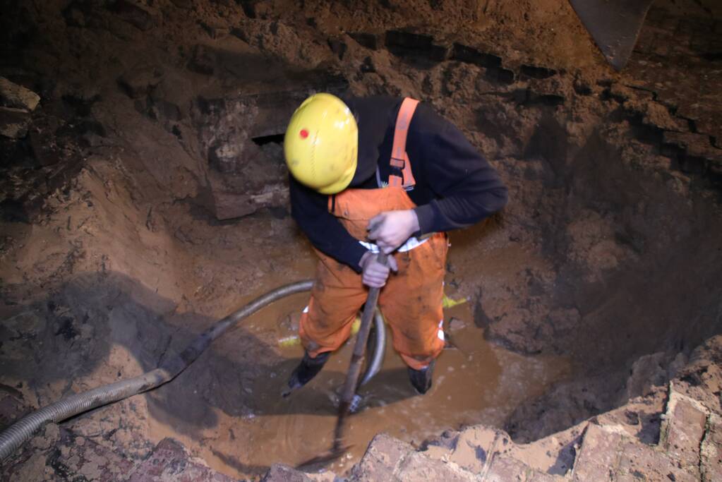 Zesenzestig huishoudens zonder water door gesprongen waterleiding (Barneveld)