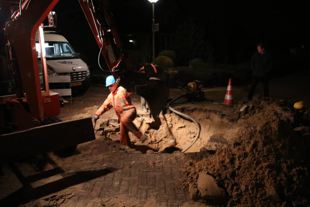 Zesenzestig huishoudens zonder water door gesprongen waterleiding (Barneveld)