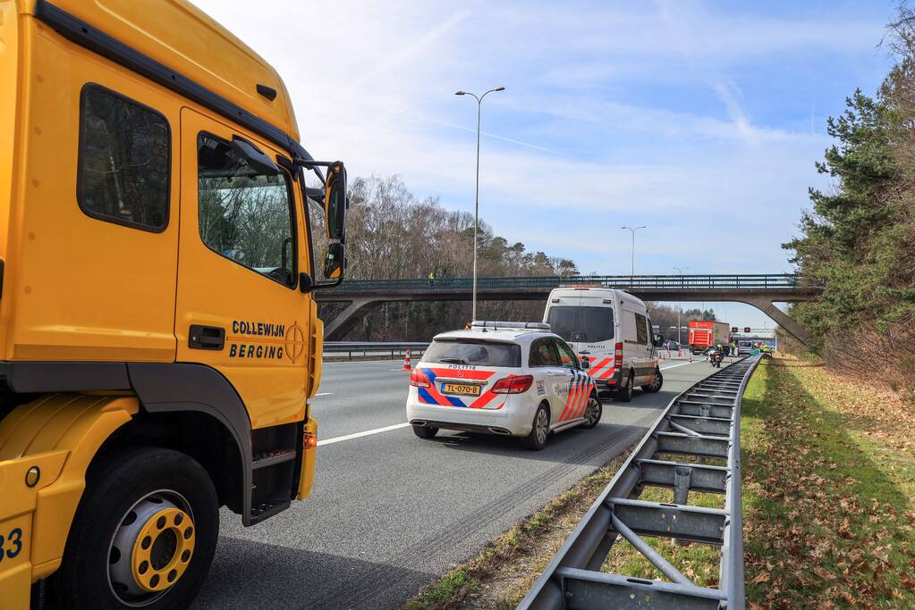 Snelweg-loper aangereden door vrachtwagen (Zeist)