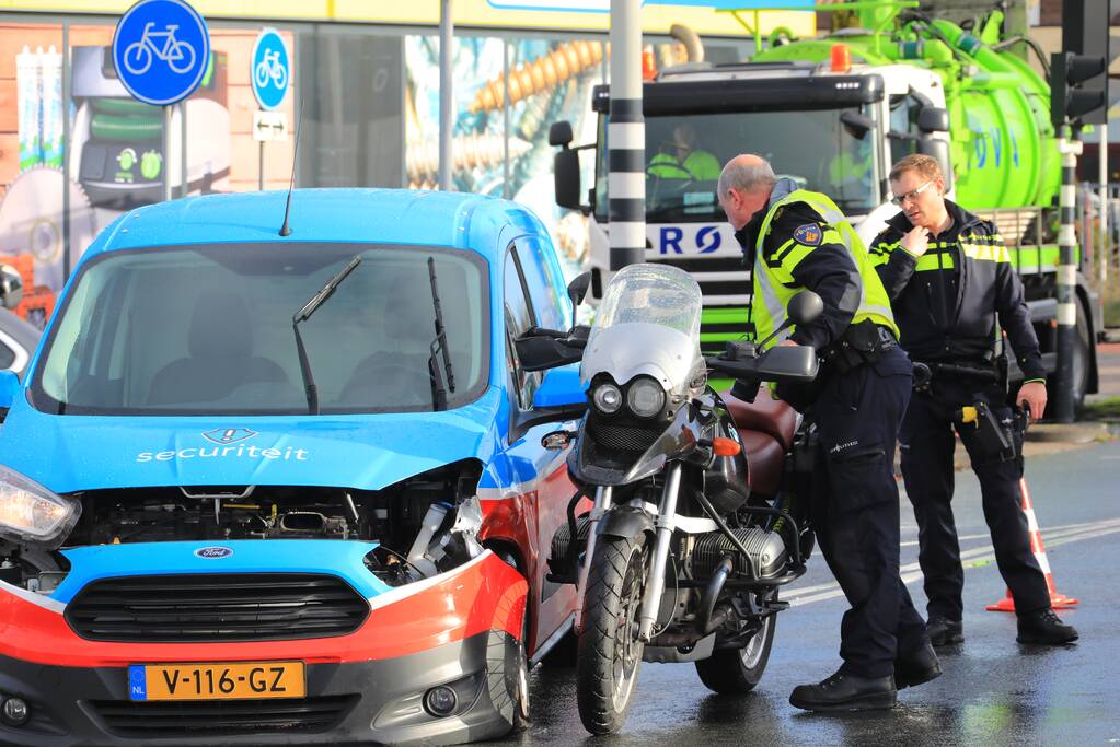 Motorrijder gewond na aanrijding met bestelbusje (Amersfoort)