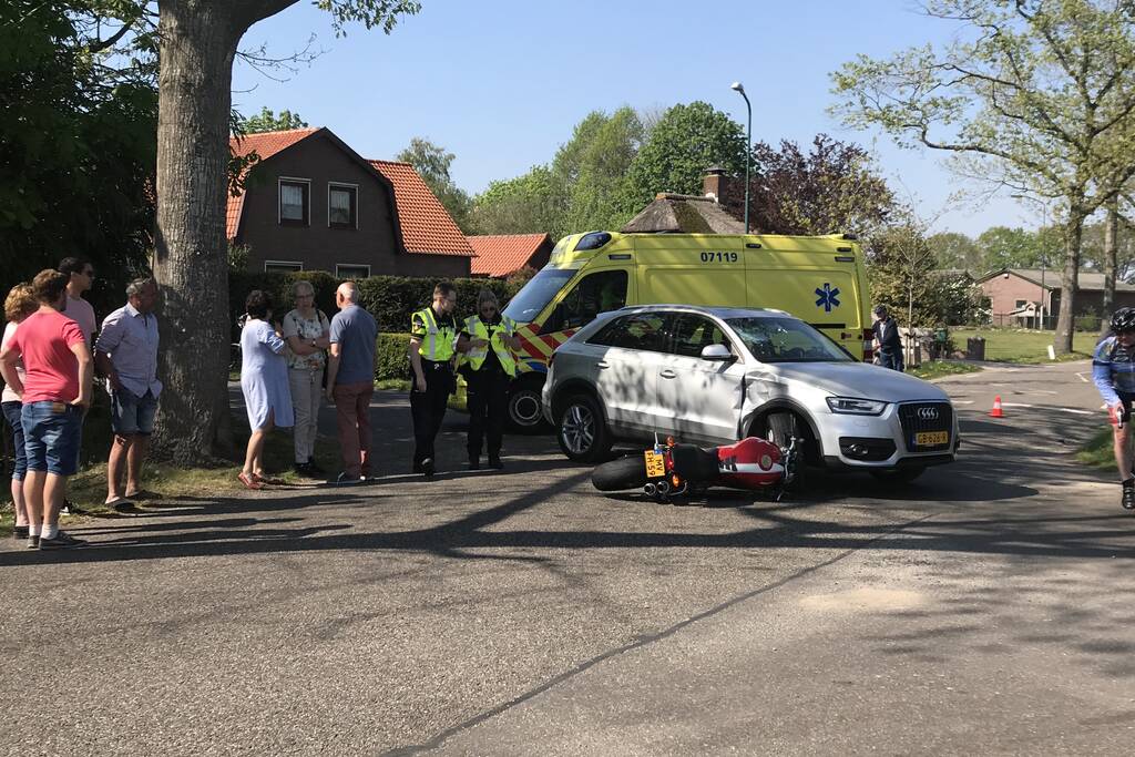 Twee gewonden bij aanrijding