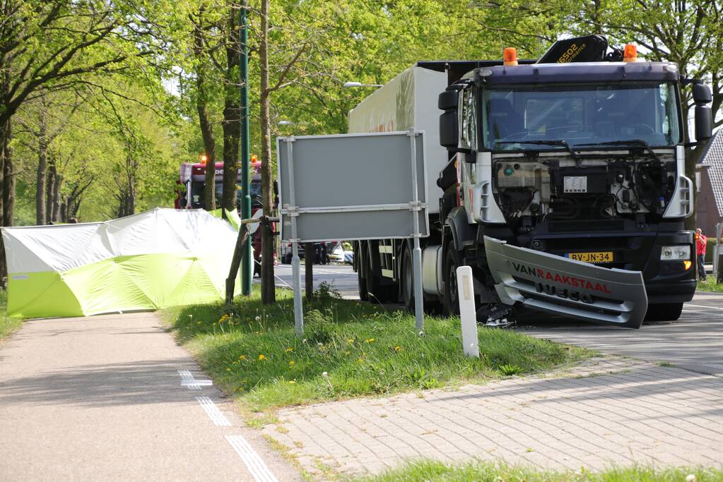 Fietser overleden na aanrijding met vrachtwagen