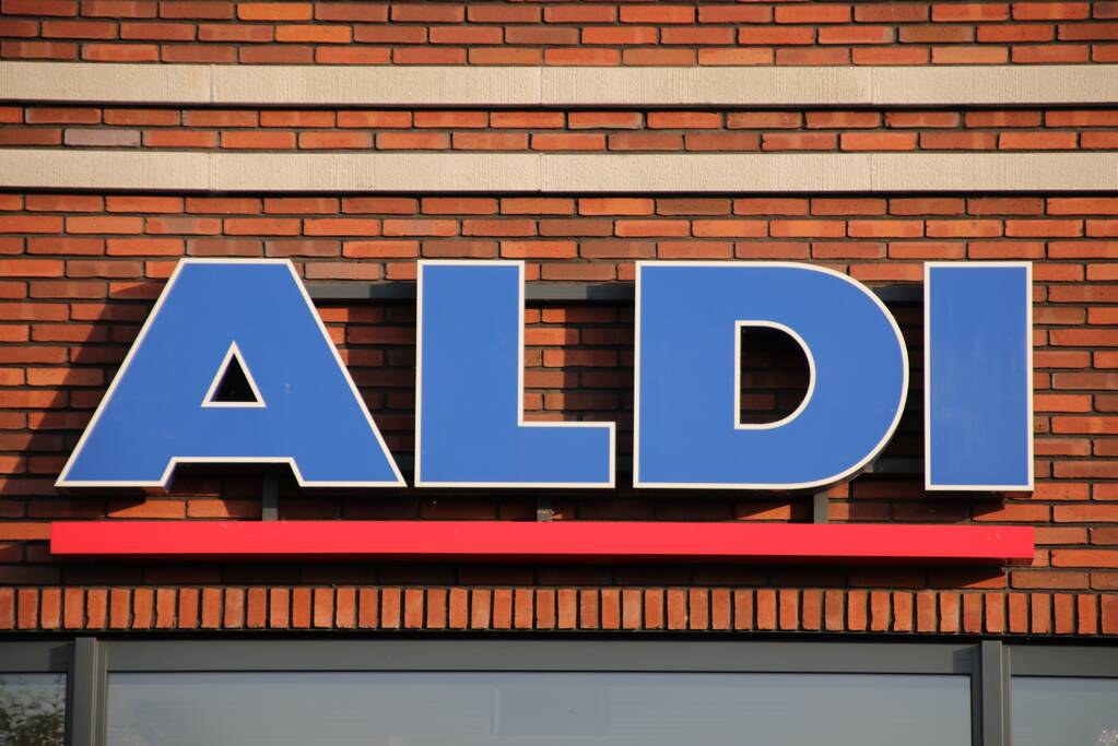 Dader vlucht na overval op Aldi