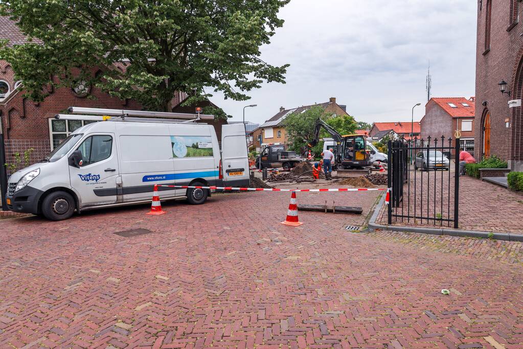 Straat afgesloten door waterlekkage