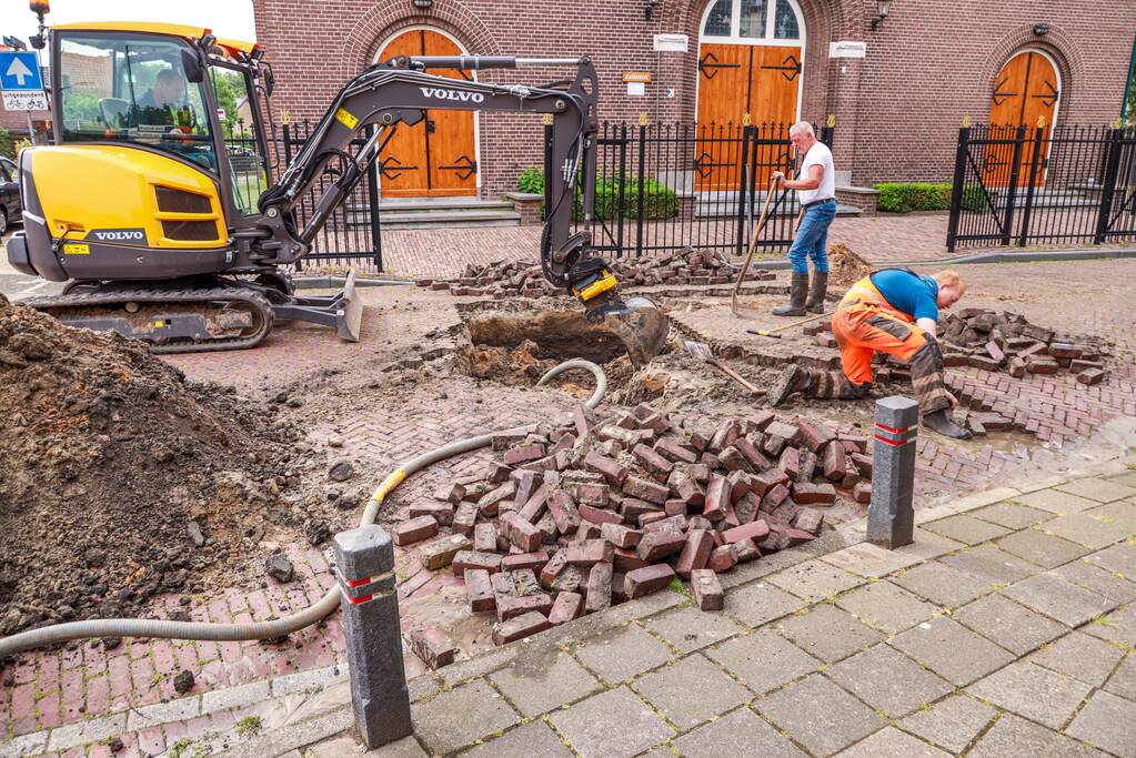 Straat afgesloten door waterlekkage