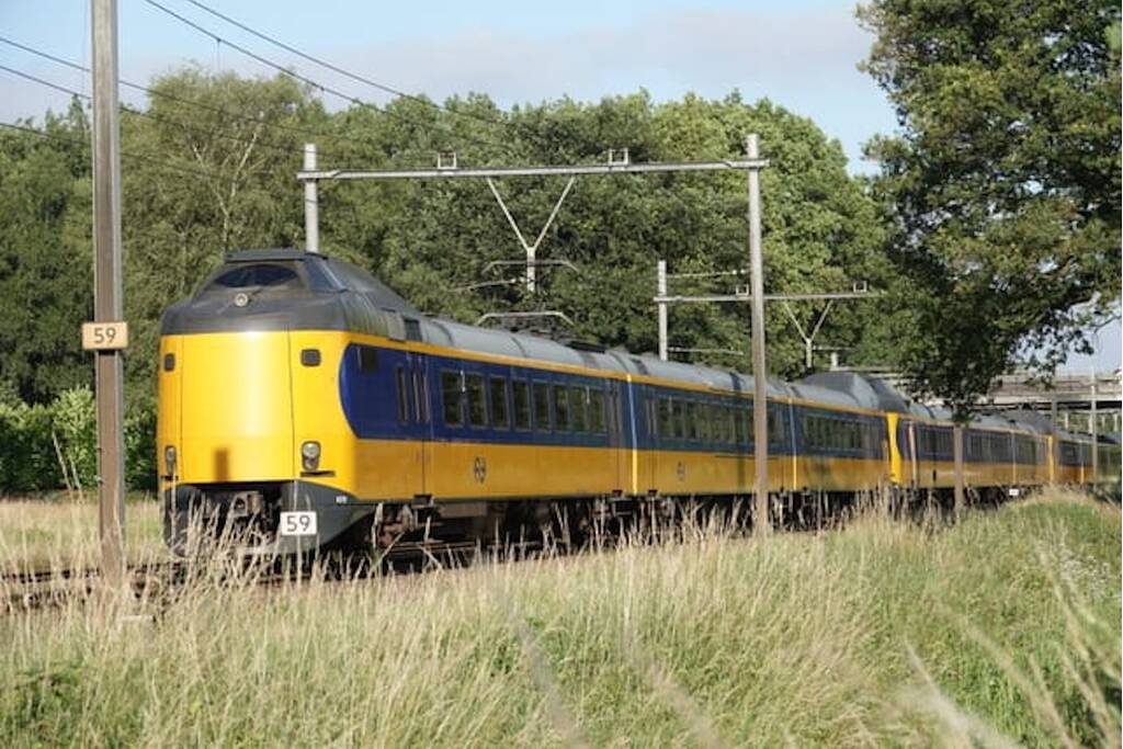 Bestuurder scootmobiel overleden na botsing met trein