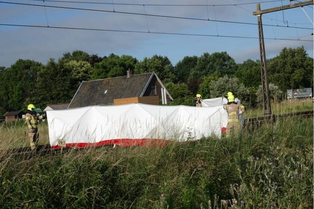 Bestuurder scootmobiel overleden na botsing met trein