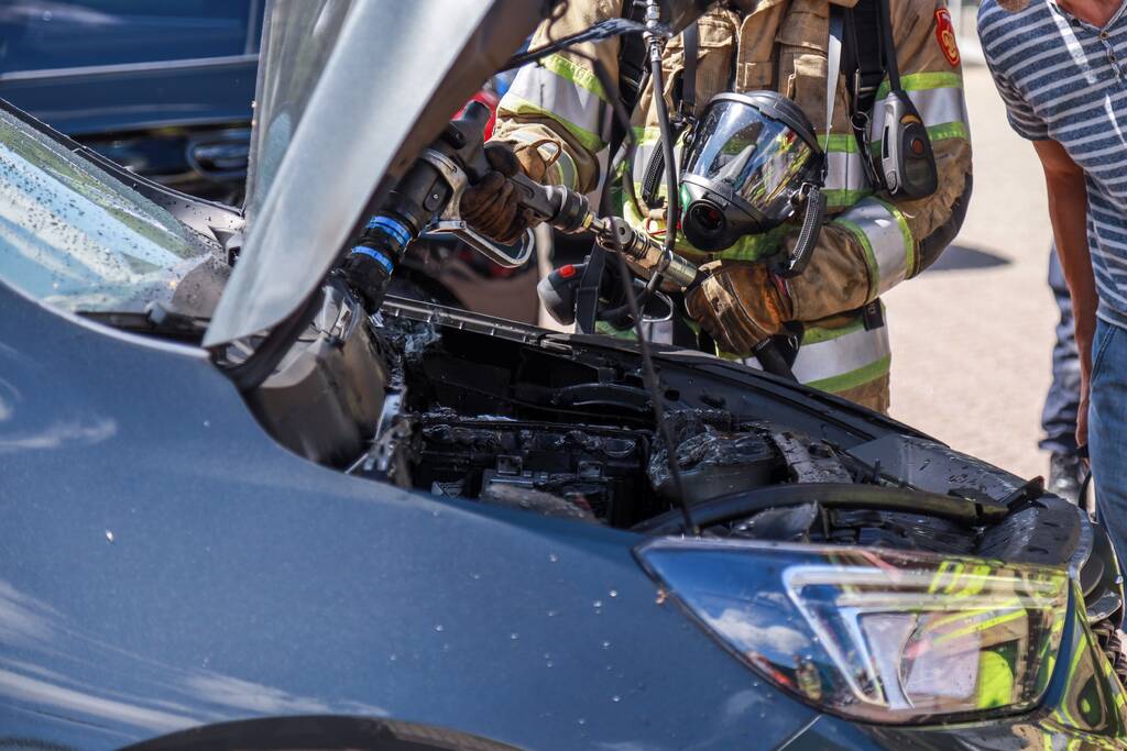 Beginnende autobrand snel geblust