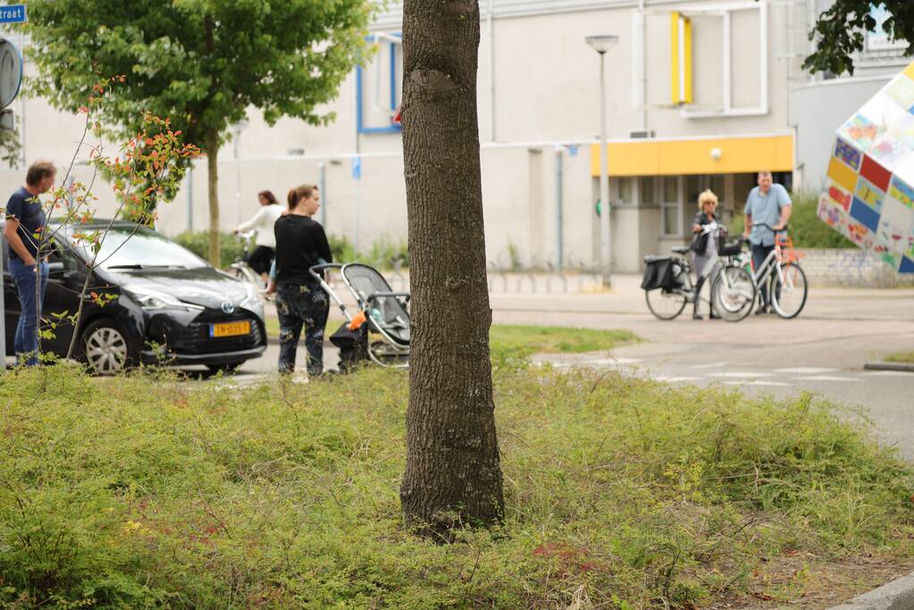 Overstekende fietsster aangereden