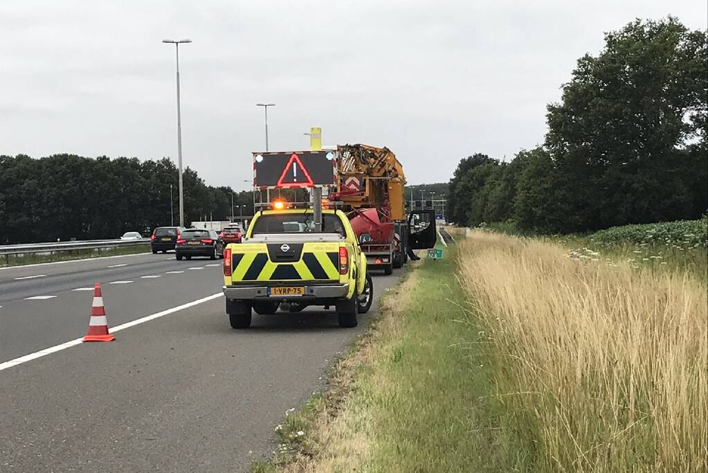 Vrachtwagen gestrand door geklapte turbo