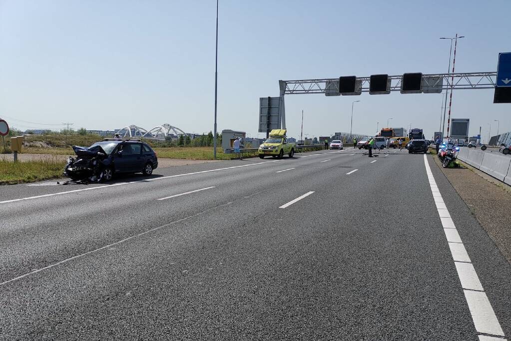 Zeeburgertunnel dicht na ongeval