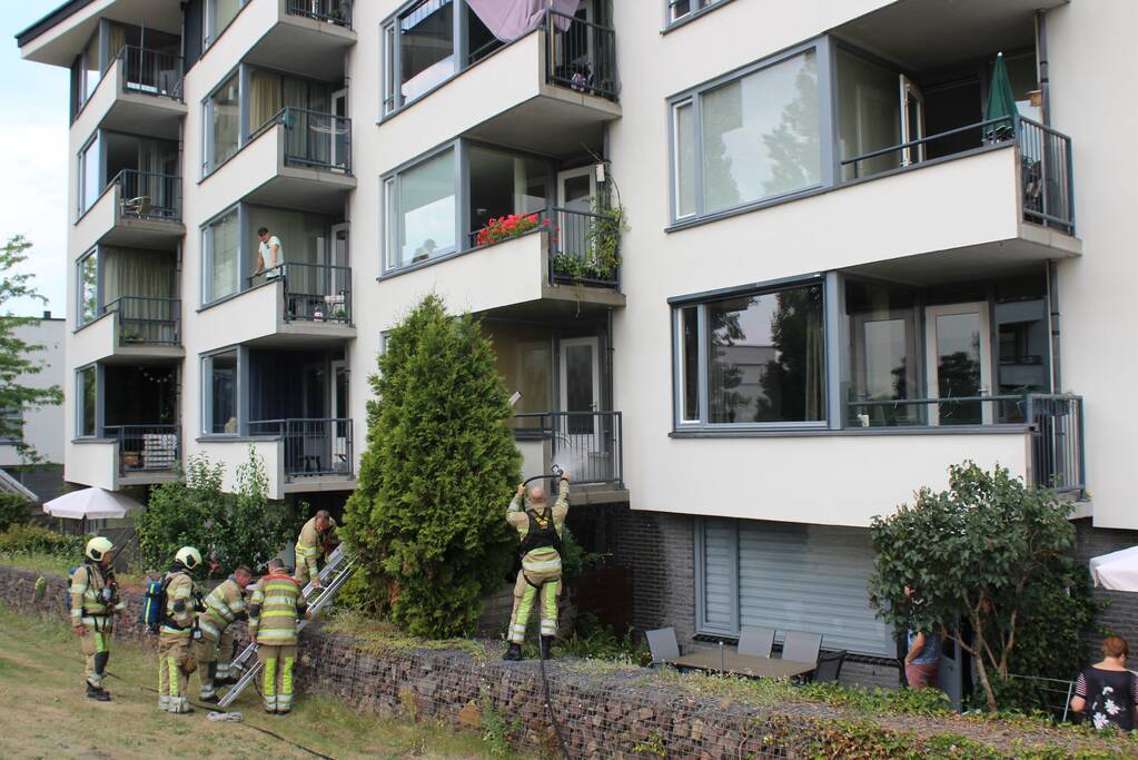 Brand op balkon van appartement