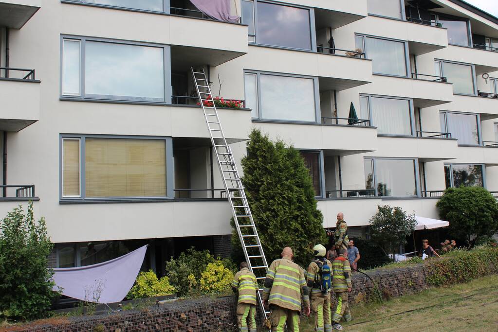 Brand op balkon van appartement