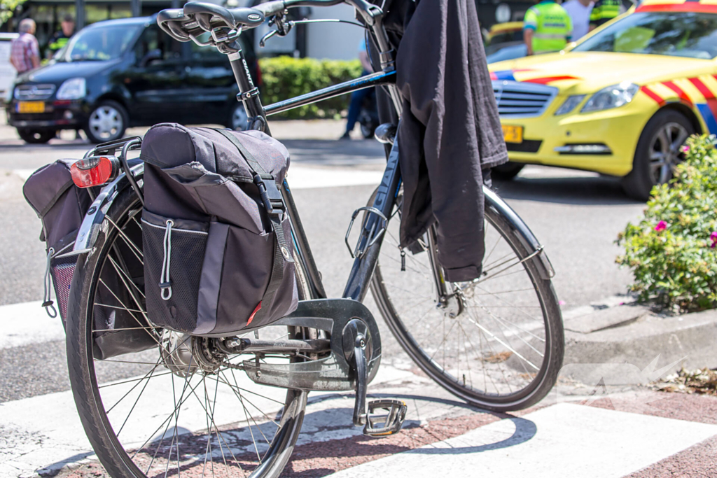 Fietser zwaargewond bij aanrijding