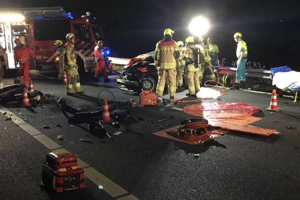 Auto Rijkswaterstaat vol geraakt bij eerder ongeval