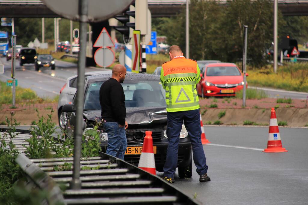 Opnieuw auto uit de bocht op beruchte plek