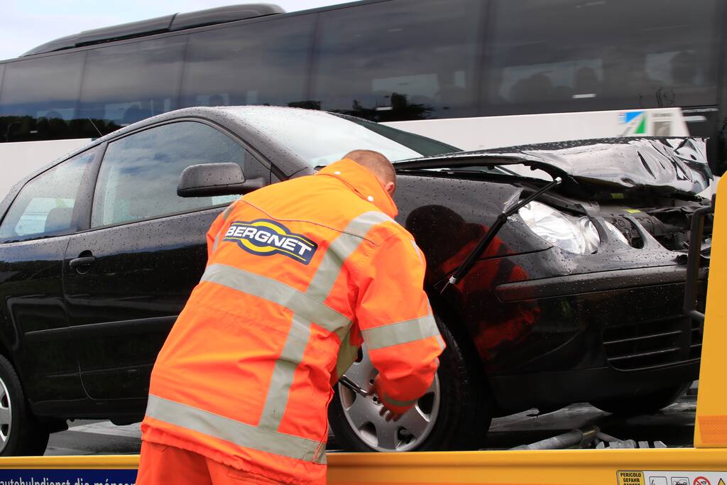 Opnieuw auto uit de bocht op beruchte plek