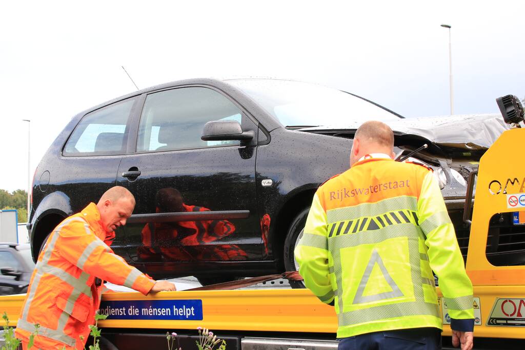 Opnieuw auto uit de bocht op beruchte plek