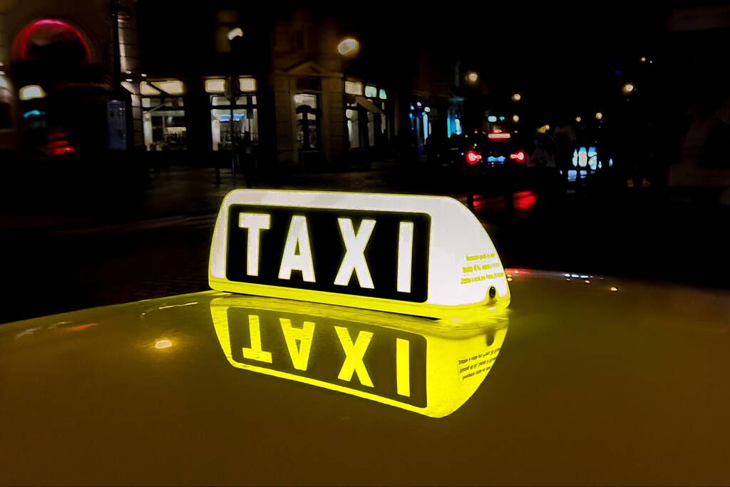 20-jarige man aangehouden voor bedreigen taxihandhaver