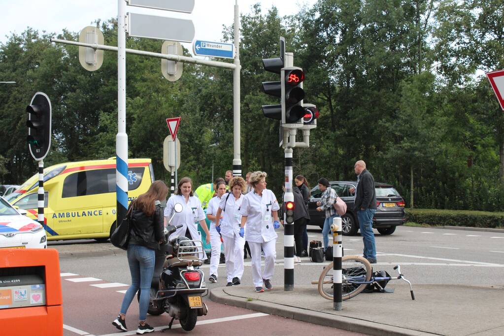 Fietster gewond na aanrijding voor Meander MC