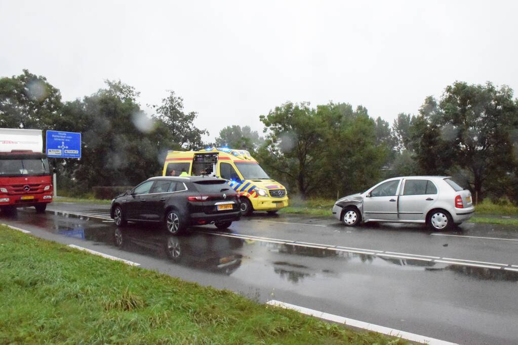 Auto uit vluchthaven botst medeweggebruiker