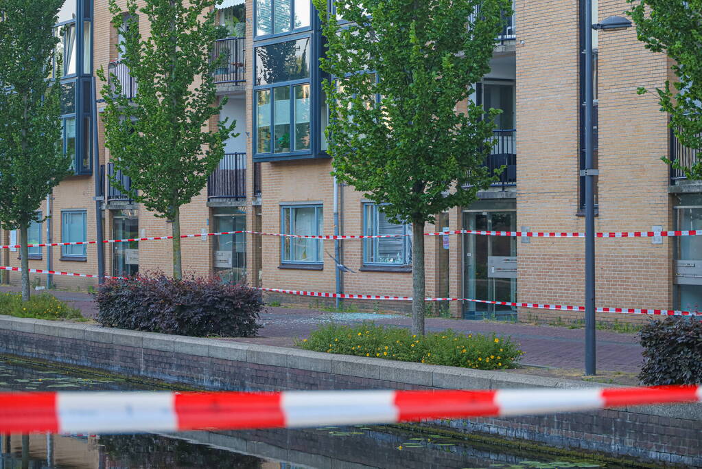 Twee mannen slaan op de vlucht na plofkraak