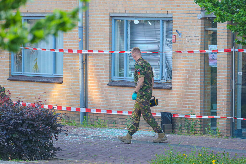 Twee mannen slaan op de vlucht na plofkraak