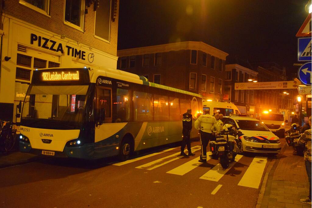 Fietser aangereden door stadbus