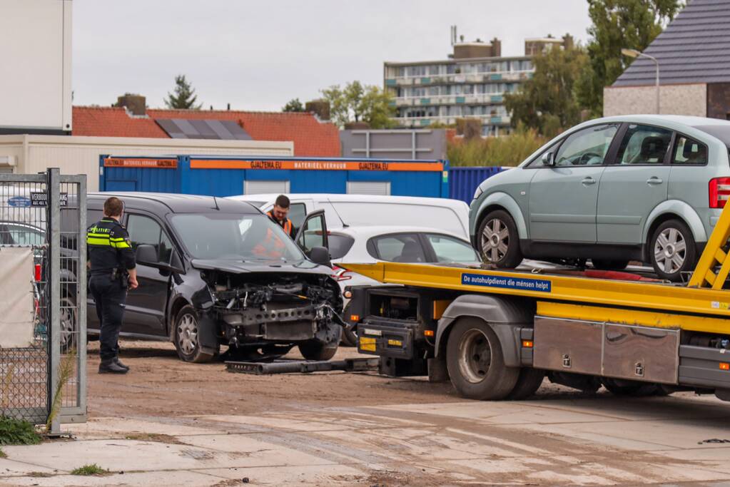 Flinke schade bij aanrijding bouwterrein in Hoogkwartier