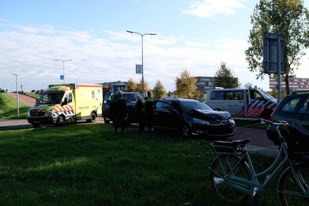 Drie voertuigen betrokken bij kop-staart botsing