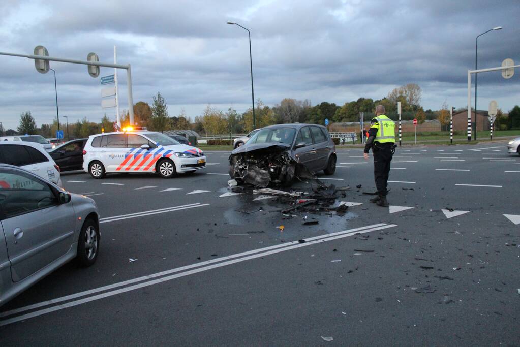 Flinke schade na botsing op kruising