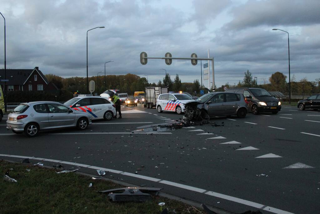 Flinke schade na botsing op kruising