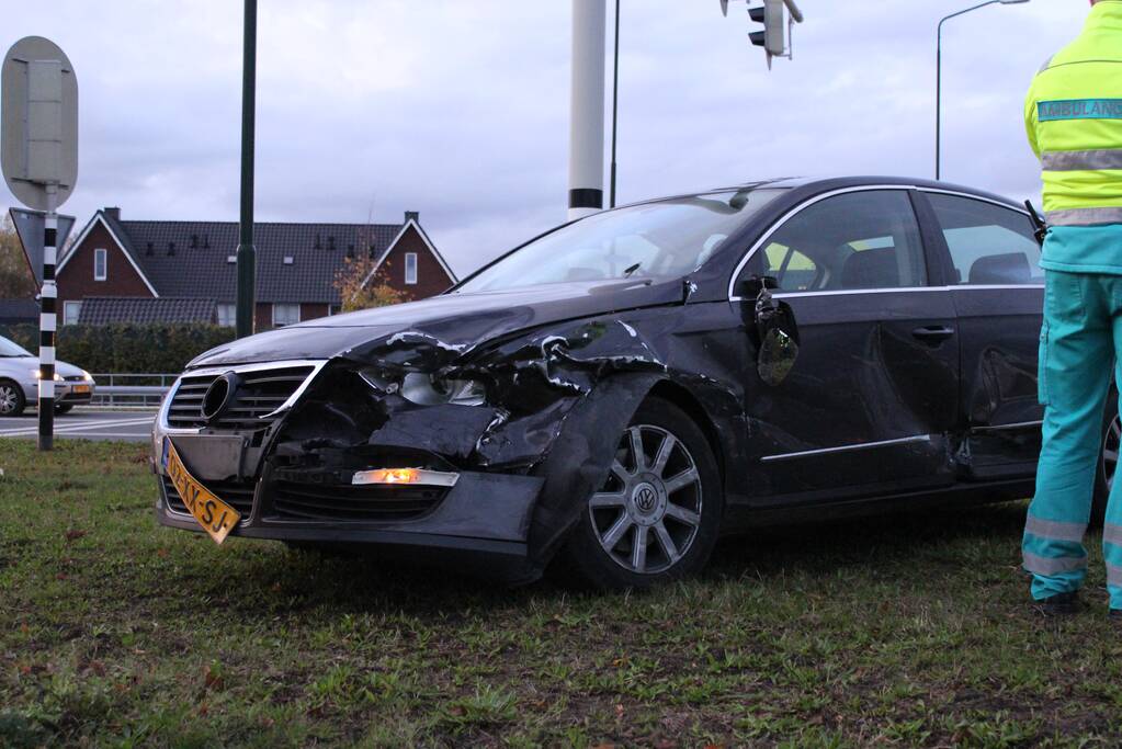 Flinke schade na botsing op kruising