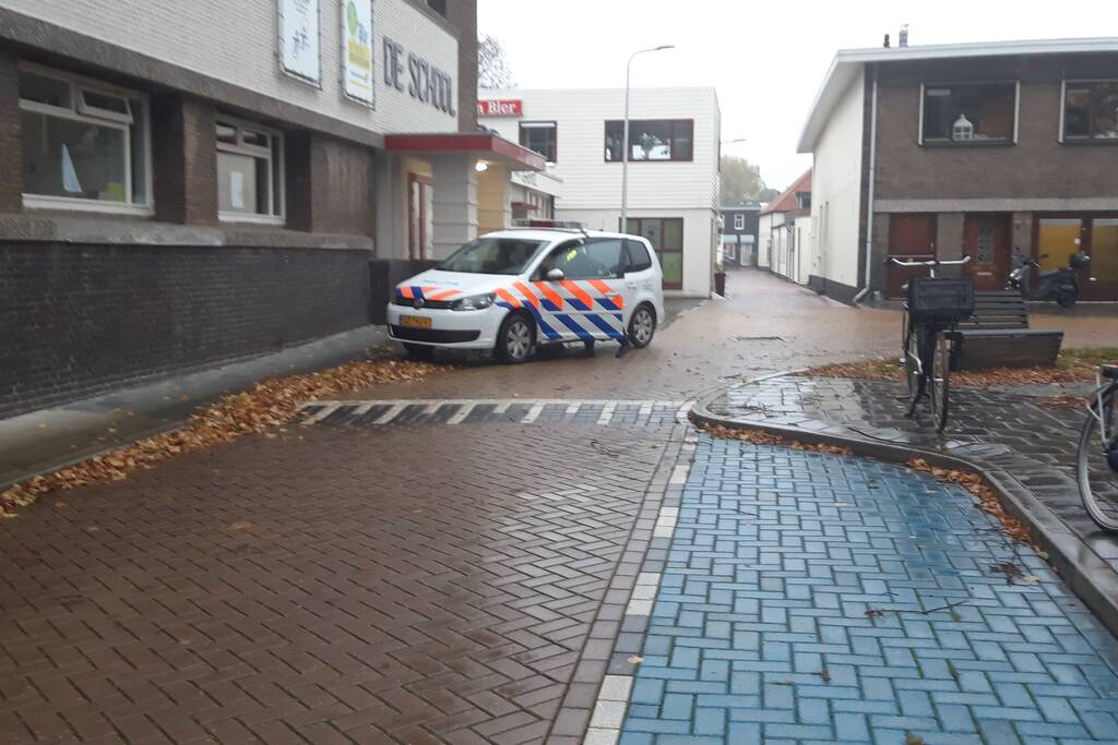 Brandje onder overkapping snel geblust