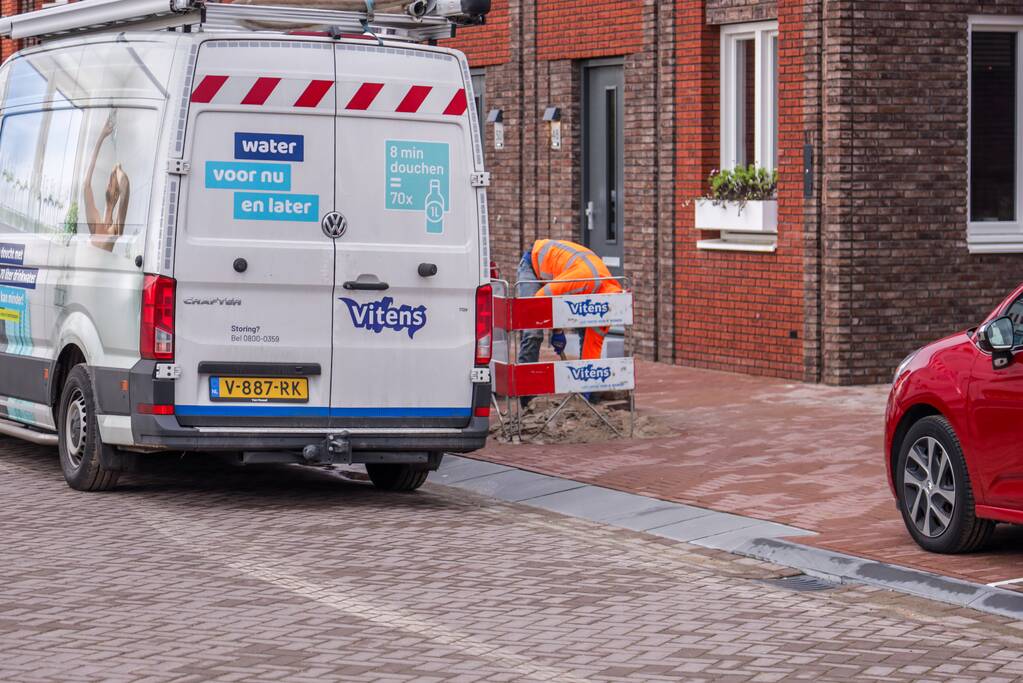 Loszittende afsluiter in nieuwbouwstraat zorgt voor waterlekkage