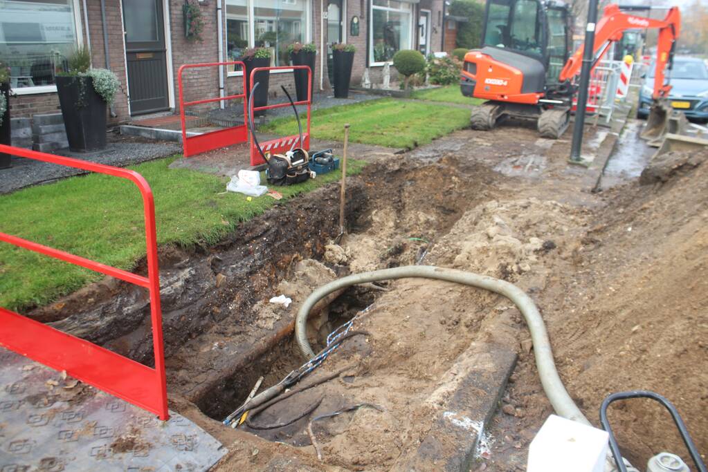 Waterleiding gesprongen bij graafwerkzaamheden