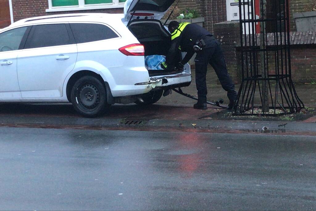 Veel schade bij aanrijding met twee auto's