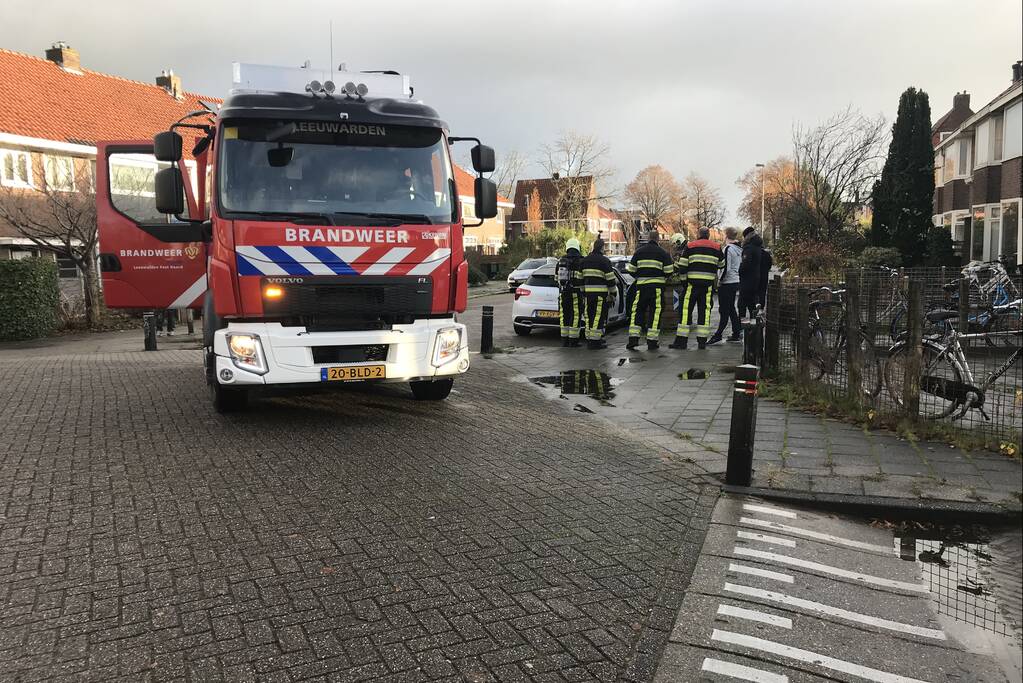 Brandlucht uit auto