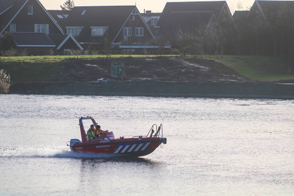 Zoekactie na mogelijk persoon te water bij waterzuivering