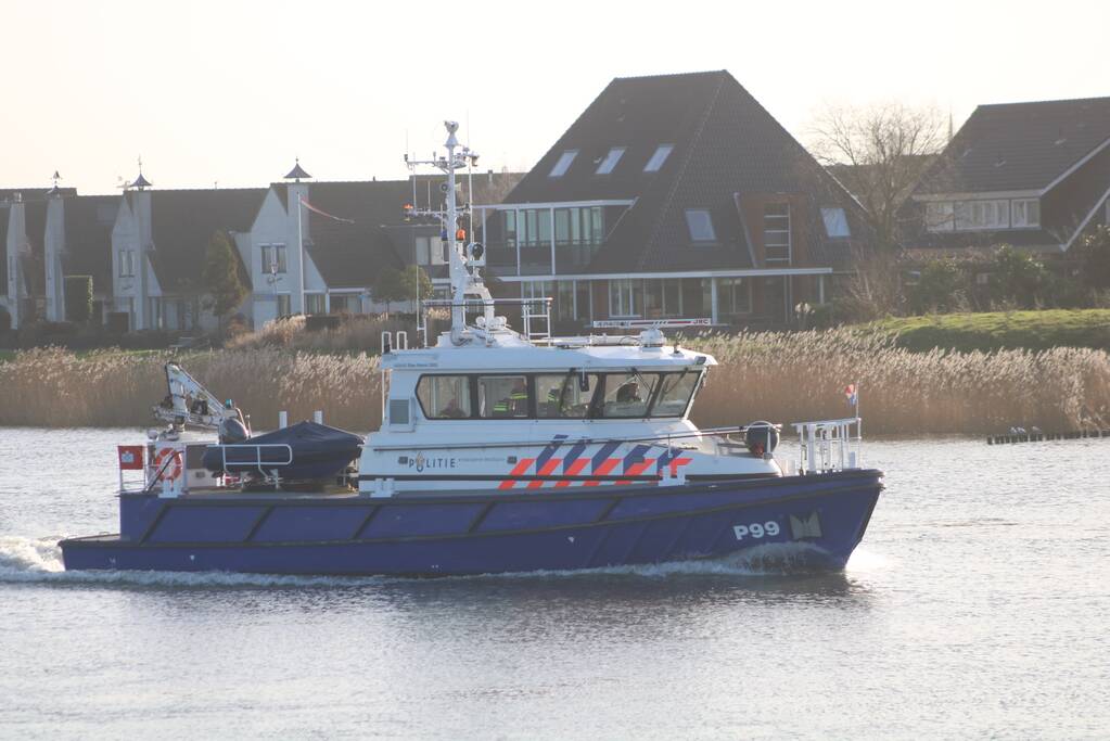 Zoekactie na mogelijk persoon te water bij waterzuivering