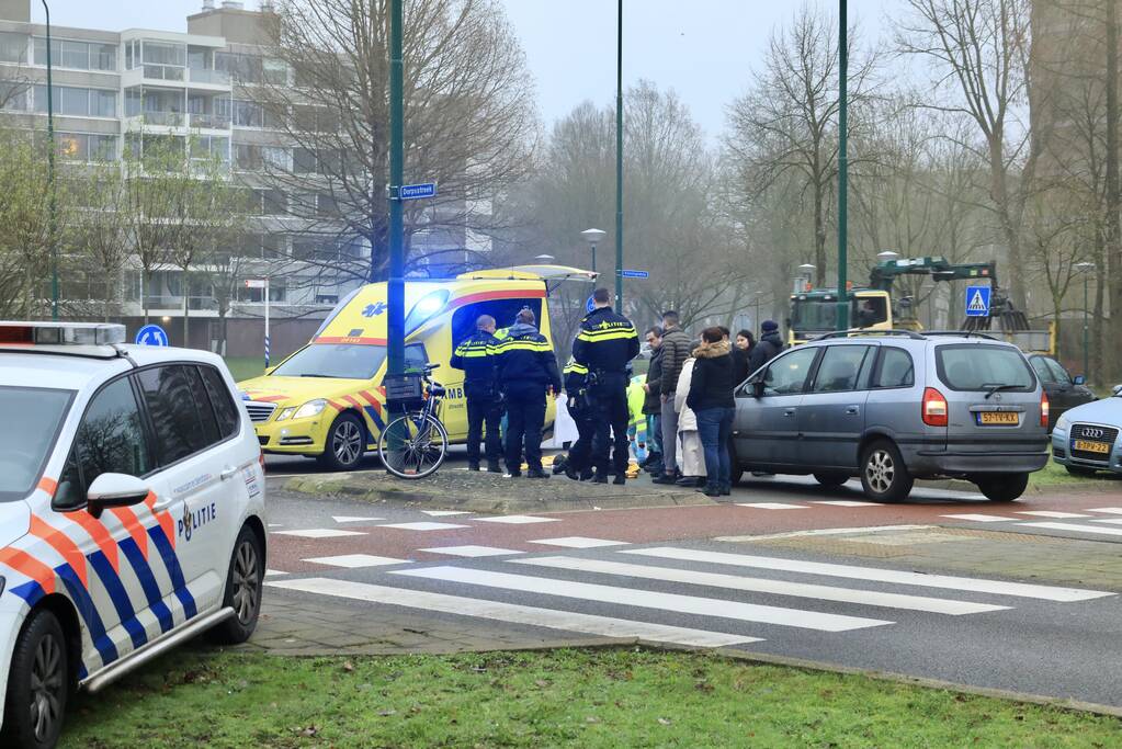 Overstekende fietsster aangereden