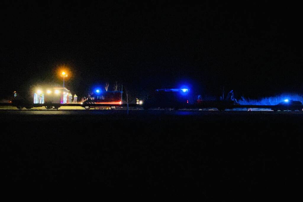 Auto raakt van de weg belandt te water