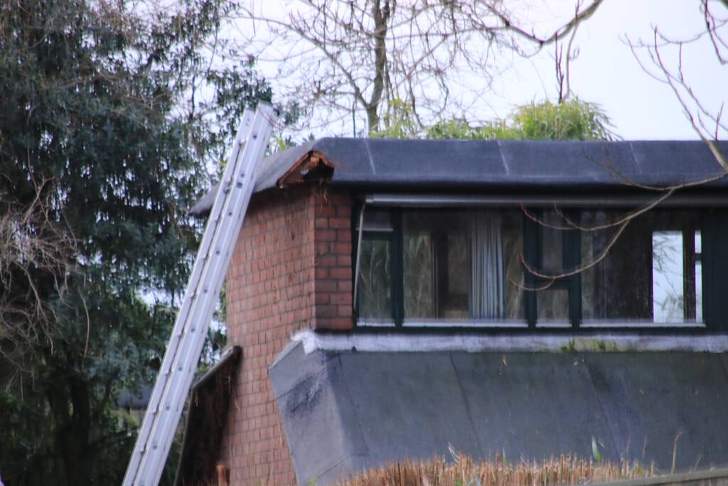 Klein brandje op dak van woning snel geblust