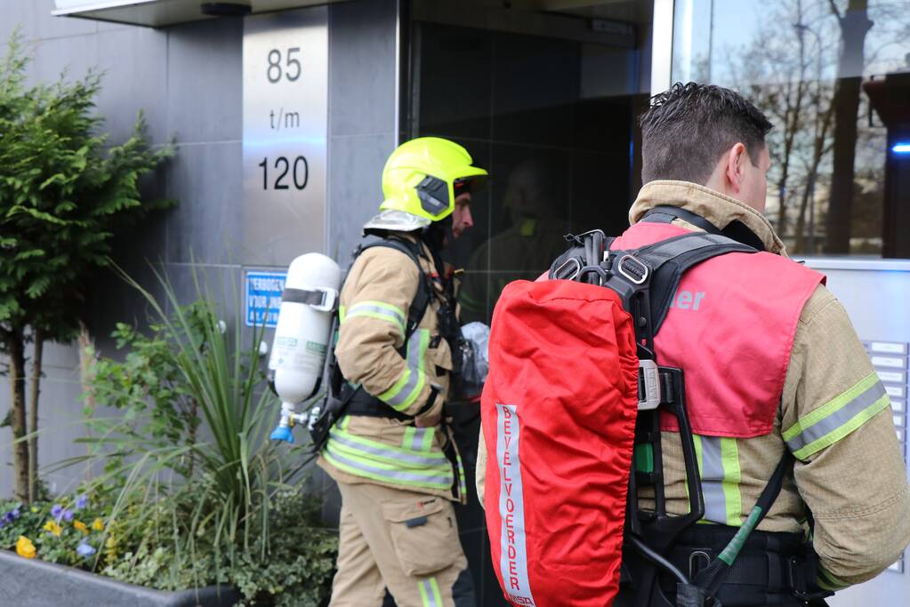 Brommer zorgt voor nare lucht in flatgebouw